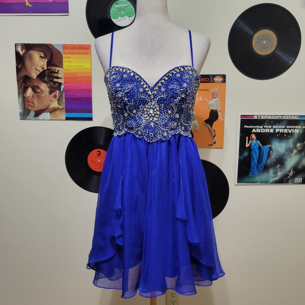 Dave & Johnny | Royal Blue Short Formal Dress